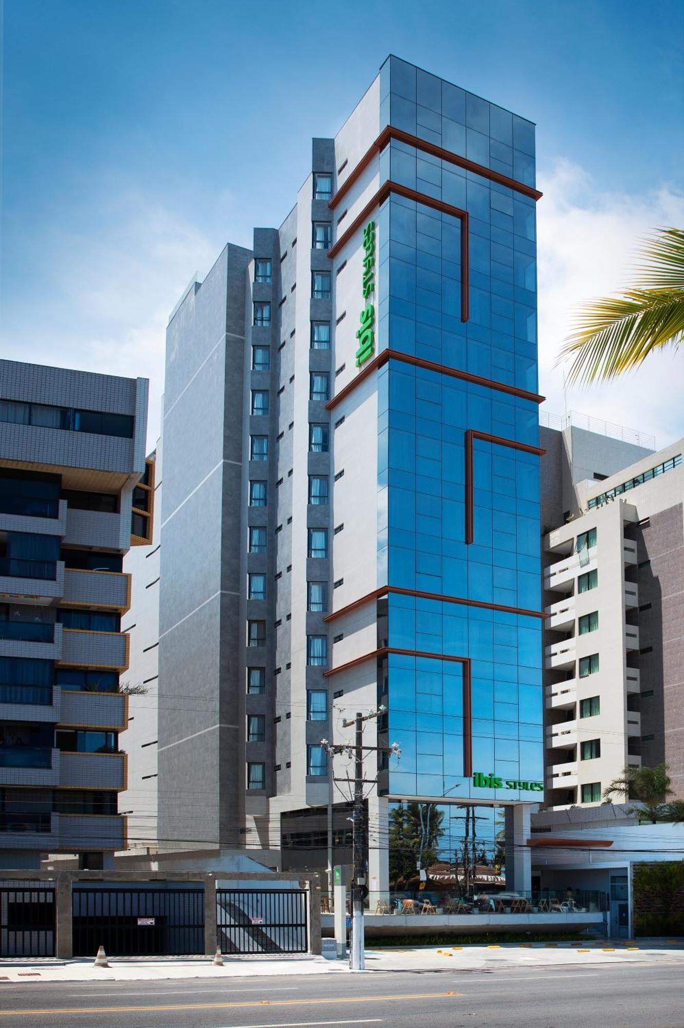 Hotel Ibis Styles Maceio Pajucara Exterior foto